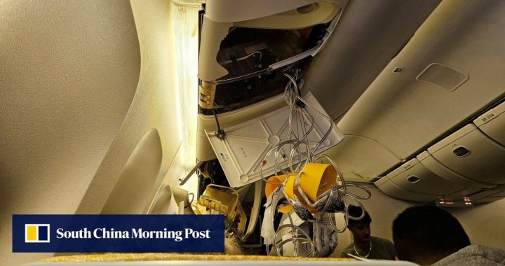 Turbulensi Singapore Airlines: haruskah penerbangan memiliki aturan sabuk pengaman wajib setiap saat?