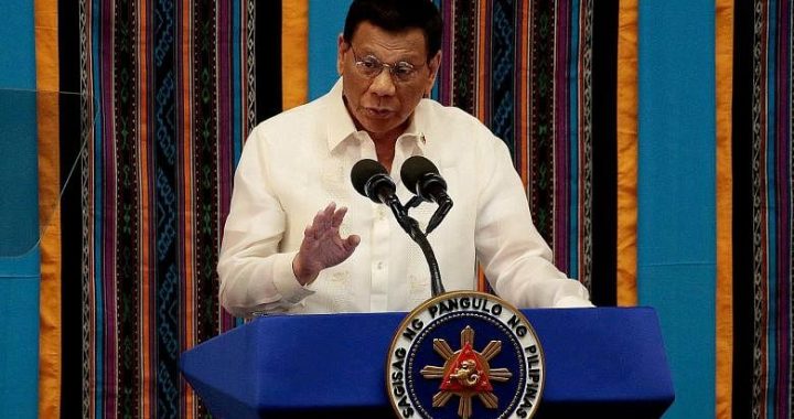 Duterte dari Filipina memperketat aturan anti pencucian uang untuk menghindari ‘daftar abu-abu’