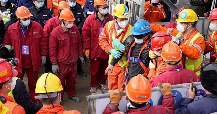 Pertambangan di China penuh dengan bahaya, tetapi upah yang lebih tinggi menarik pekerja ke industri