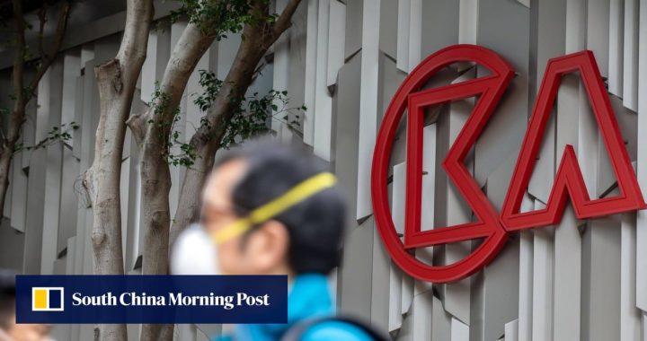 Taipan Hong Kong Victor Li mengatakan kota harus melakukan apa pun untuk mempertahankan status pusat keuangan