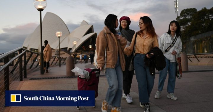 Aturan visa pelajar Australia yang lebih ketat akan dimulai karena melonjaknya migrasi menekan pasar sewa